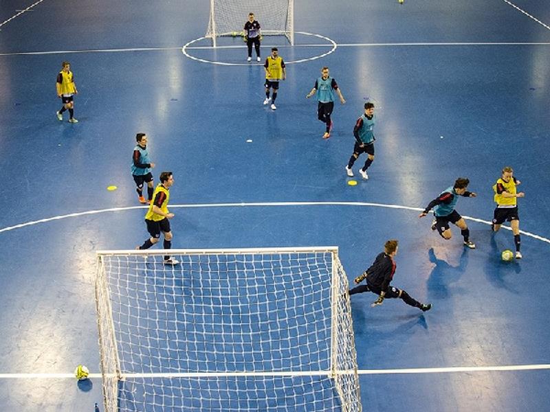 Futsal là bộ môn bóng đá trong nhà cực kỳ hấp dẫn