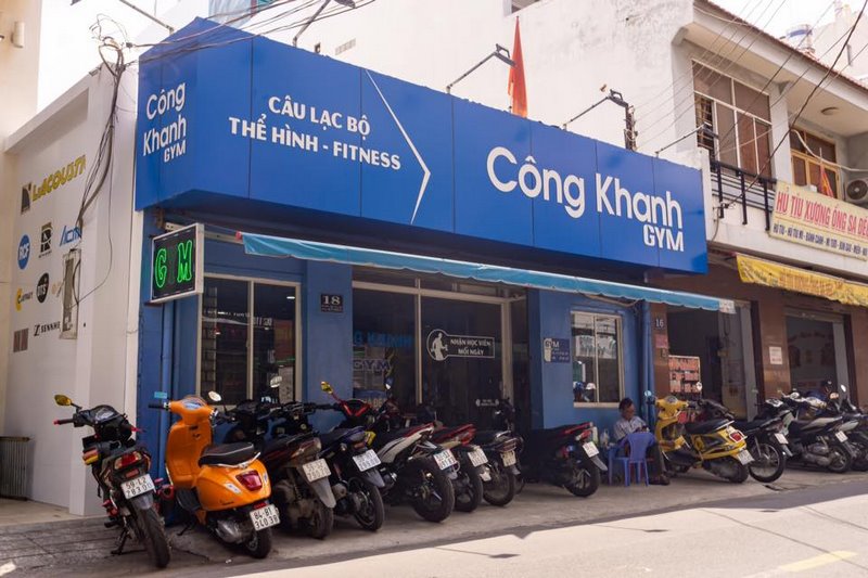 Công Khanh Gym trang bị đầy đủ các thiết bị hiện đại 